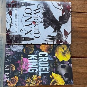 Wicked Onyx by - Black and White Home Accent